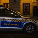 Interwencja straży miejskiej. 14-latki popiły leki wódką