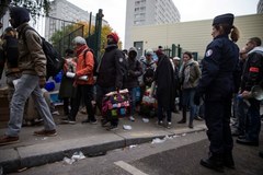 Interwencja szturmowych oddziałów policji w Paryżu