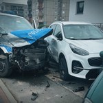 "Interwencja": W jej zaparkowane auto uderzył radiowóz. Odszkodowania nie ma