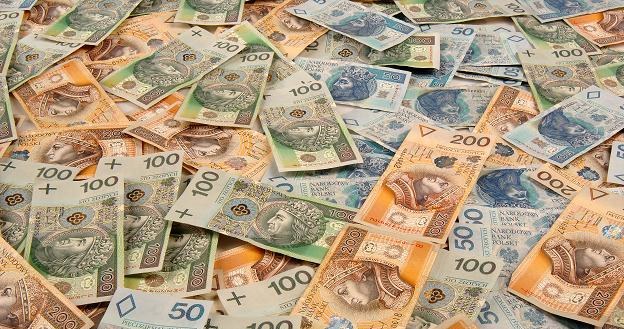 Interwencje spowodowały uspokojenie, a właściwie strach przed za mocnym osłabianiem złotego /&copy; Bauer