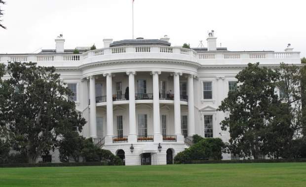 Intruz wtargnął na teren Białego Domu