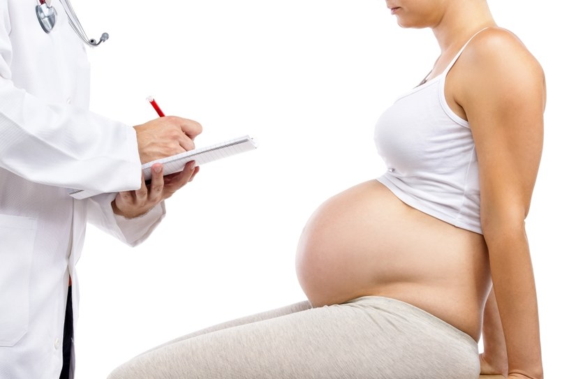 Inwazyjnym badaniom prenatalnym poddają się zwykle te ciężarne, które są zaniepokojone wynikami testu PAPP-A. /123RF/PICSEL