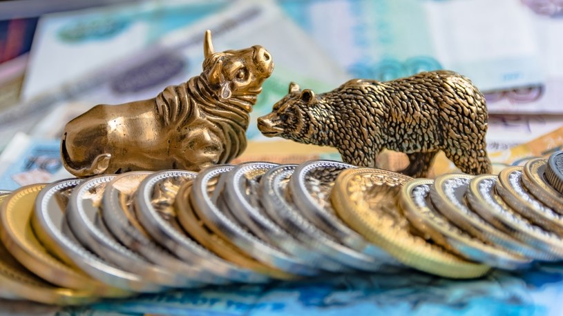 Inwestorzy będą wybierać między dolarem a złotem i srebrem (zdj. ilustracyjne) /123RF/PICSEL