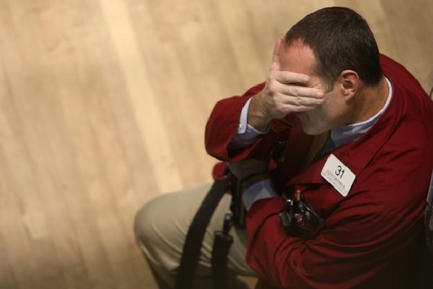 Inwestorzy paniczną, półgodzinną wyprzedażą zareagowali na złe wieści z Europy /AFP