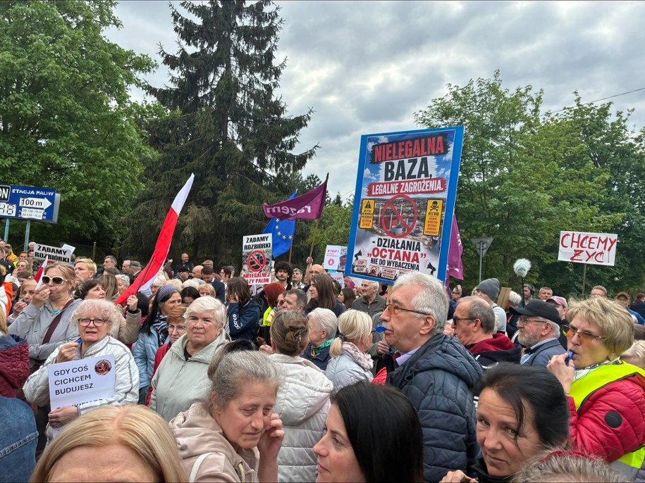 Inwestycja, prowadzona bez wymaganych pozwoleń, budzi poważne obawy o bezpieczeństwo i przyszłość lokalnej infrastruktury. /Anna Pałamar /RMF FM