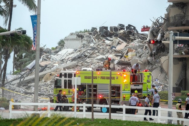 Inżynier budowlany ostrzegał w 2018 r. o "poważnych uszkodzeniach" budynku na Florydzie. /CRISTOBAL HERRERA-ULASHKEVICH /PAP/EPA