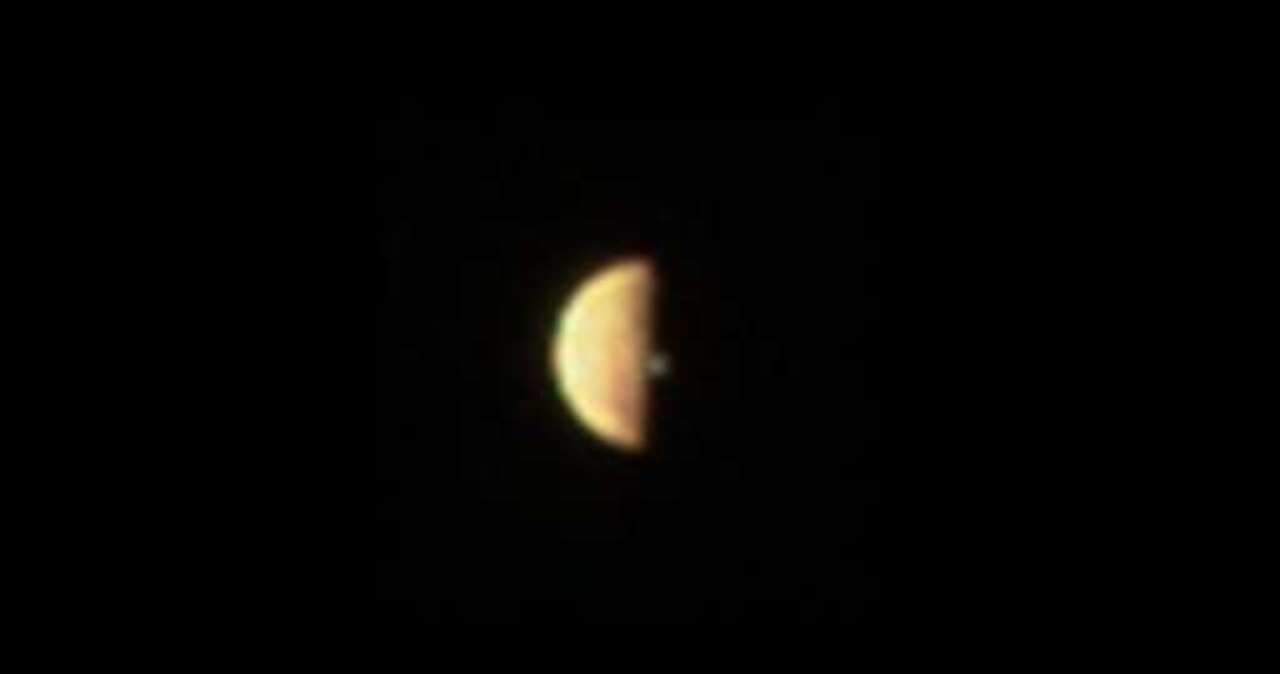 Io uchwycony przez sondę Juno /NASA
