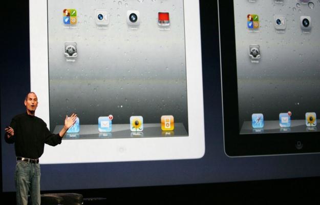 iPad 2 - bez wątpienia przyczyni się on wzrostu sprzedaży tabletów /AFP