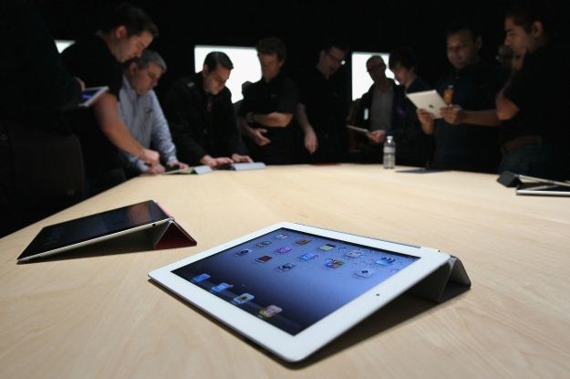 iPad 2 na żywo robi niesamowite wrażenie. Jest w nim coś nierealnego /INTERIA.PL