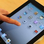 iPad mini na taśmie produkcyjnej