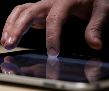 iPad obsługiwany gestami