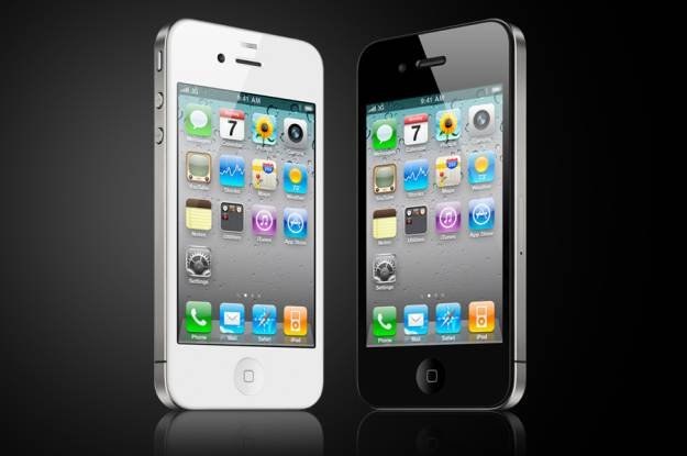 iPhone 4 - nie będzie miał flasha, a mógłby mieć. Teoretycznie /materiały prasowe