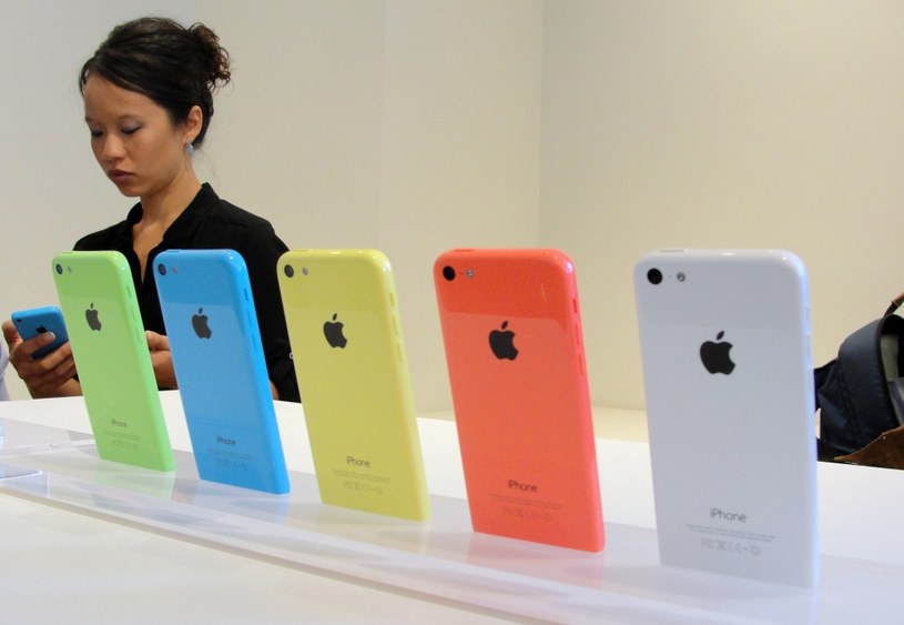 iPhone 5c zaprezentowany na konferencjii Apple /AFP
