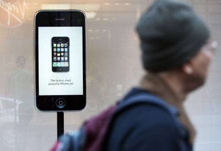 iPhone to najgroźniejszy konkurent telefonów Nokii /AFP