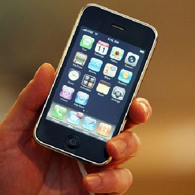iPhone to sztandarowy produkt firmy Apple /AFP