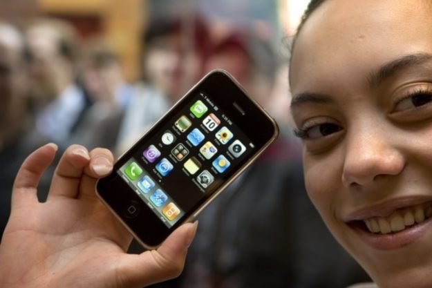 iPhone w wersji obecnej - jak będzie w przyszłości /AFP