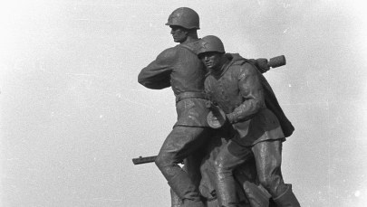 IPN o rosyjskich dokumentach o Armii Czerwonej: To fałszowanie historii