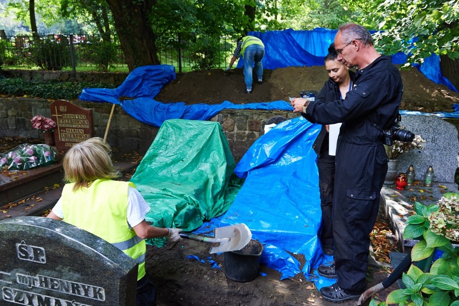 IPN rozpoczął prace na Cmentarzu Garnizonowym w Gdańsku /Adam Warżawa /PAP
