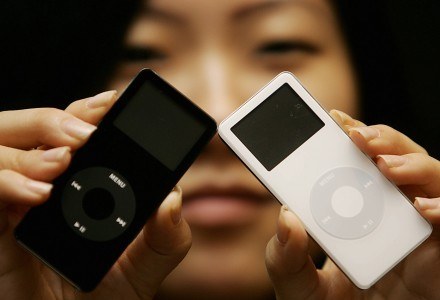 iPod nano I generacji - potencjalnie niebezpieczny, przynajmniej według koreańskiej administracji /AFP