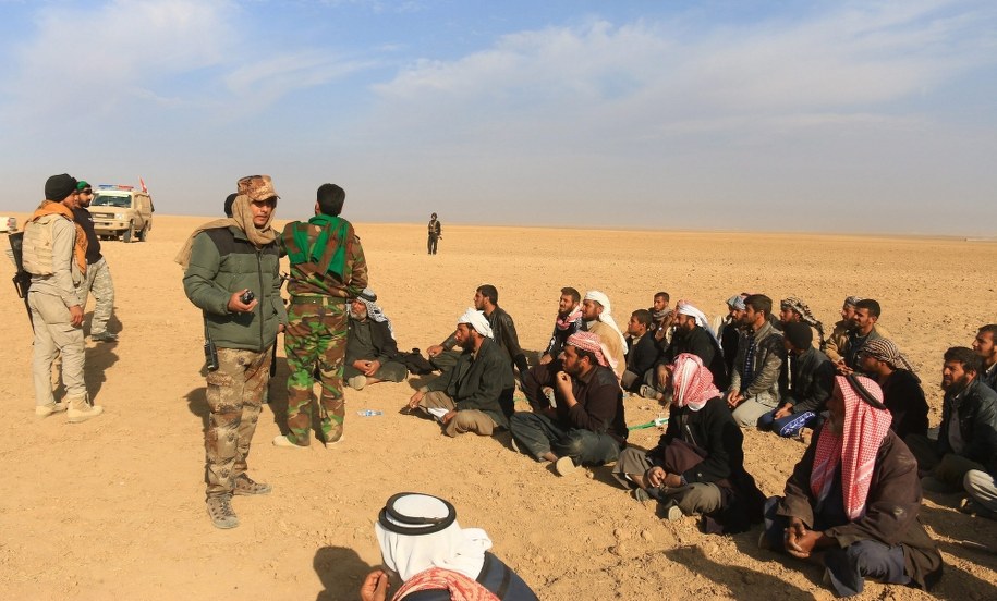 Iracka ofensywa na Mosul, który jest bastionem IS w Iraku, rozpoczęła się trzy tygodnie temu /KHIDER ABBAS /PAP/EPA