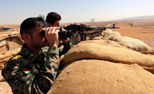 Irakijczycy uciekają z Mosulu. Płacą przemytnikom tysiące dolarów za pomoc