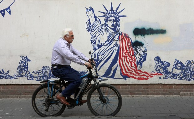 Iran kusi USA inwestycjami. Uda się uniknąć wojny?