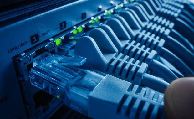 Iran odcięty od świata. "Incydent" ma związek z eskalacją walk z Izraelem