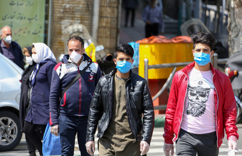 Iran pozostaje największym ośrodkiem pandemii koronawirusa na Bliskim Wschodzie /ATTA KENARE /AFP