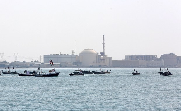 Iran szykuje się na najgorsze. Władze rozdają tabletki z jodem