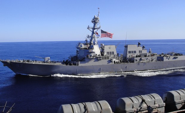 Iran trafił amerykański okręt wojenny? W USA zaprzeczają