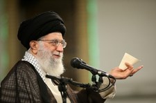 Iran. Twitter usunął post ajatollaha Chameneiego na temat szczepionek z USA i Wlk. Brytanii