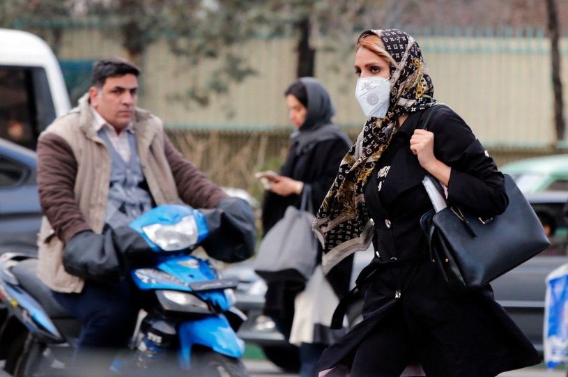 Iran walczy z epidemią od 19 lutego, kiedy potwierdzono dwie pierwsze śmiertelne koronawirusa; Zdj. ilustracyjne /EPA/ABEDIN TAHERKENAREH /PAP