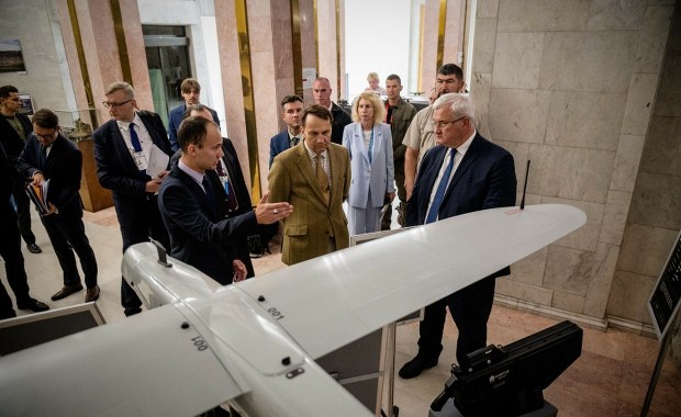 Iran wzywa polskiego dyplomatę. Protest przeciwko prezentacji Sikorskiego