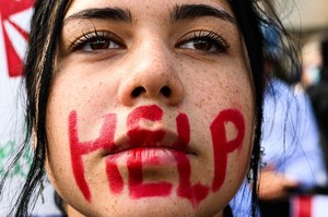 Iran: Zabił 17-letnią żonę. Został skazany na osiem lat więzienia