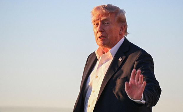 Iran "zostanie zmieciony z powierzchni Ziemi". Trump grozi i wzywa Koreańczyków
