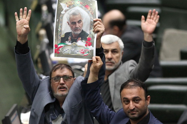 Irańczycy na uroczystościach żałobnych Kasema Sulejmaniego /ICANA HANDOUT /PAP/EPA