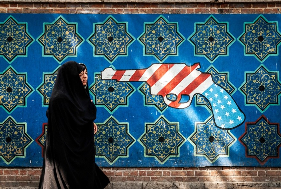 Iranki na ulicach Teheranu /Shutterstock