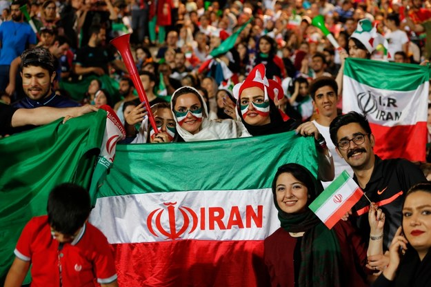 Irańskie kobiety na trybunał stadionu Azadi w Teheranie / 	STR   /PAP/EPA