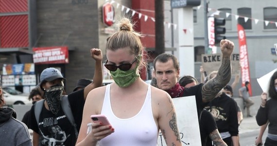 Ireland Baldwin wzięła udział w proteście - Zdjęcia - Pomponik.pl