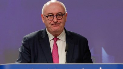 Irlandia: Unijny komisarz rezygnuje po złamaniu restrykcji