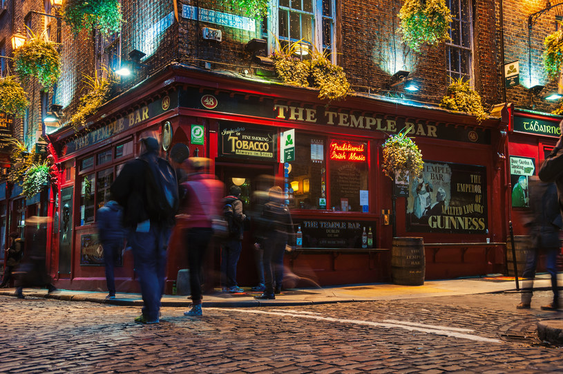 Irlandia zanotowała rekordowy spadek PKB. Na zdj. Temple Bar w Dublinie /123RF/PICSEL