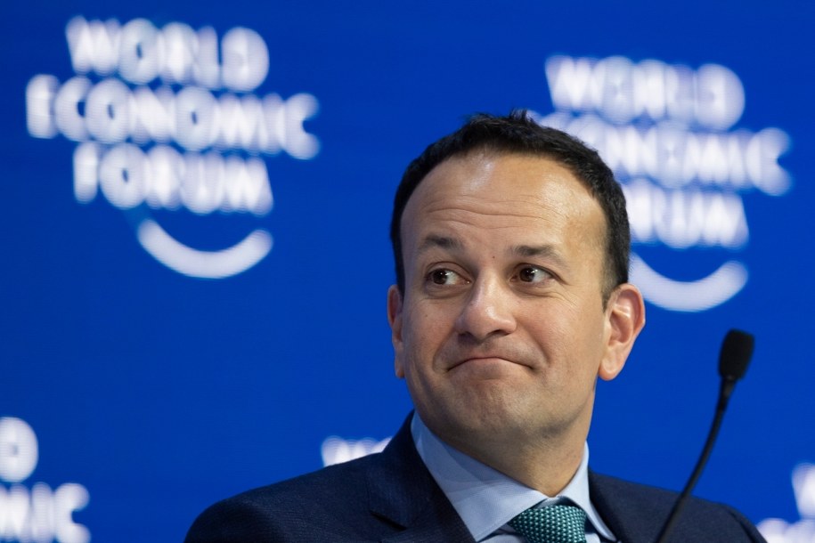 Irlandzki premier Leo Varadkar ostrzegł w piątek przed możliwością powrotu wojska na granicę z Irlandią Północną w razie chaotycznego brexitu /GIAN EHRENZELLER /PAP