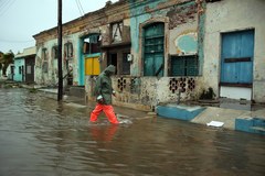 Irma z wolna opuszcza wybrzeże Kuby