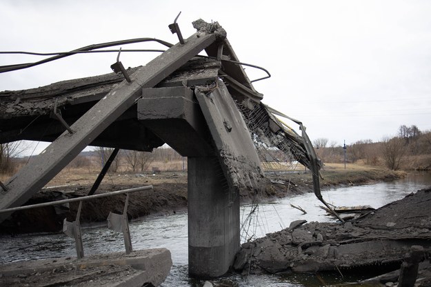 Irpień. Zniszczony most / 	Lafargue Raphael/ABACA /PAP/Abaca