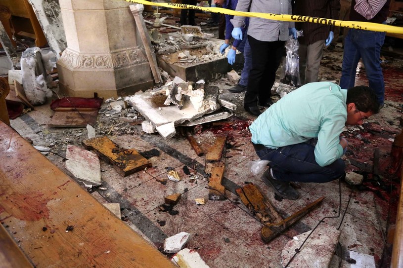 IS przeprowadziło w Egipcie zamachy na dwa koptyjskie kościoły /PAP/EPA