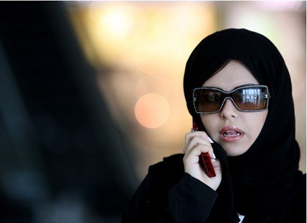 Islamscy duchowni nie chcą widzieć kobiet w telewizji /AFP