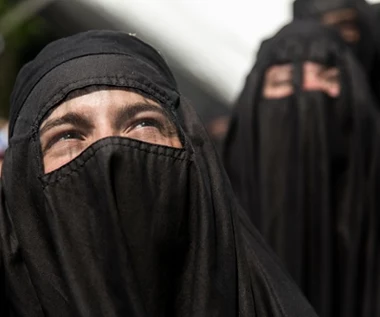 Islamski kraj zakazał noszenia burek. Powody są dwa