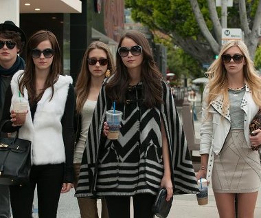 Israel Broussard, Emma Watson, Taissa Farmiga, Katie Chang i Claire Julien w scenie z filmu "Bling Ring"