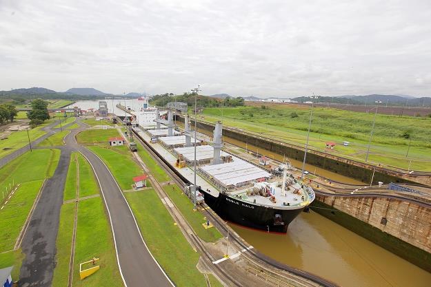 Istniejący od 1914 roku 77-km Kanał Panamski dostał nowe życie /EPA