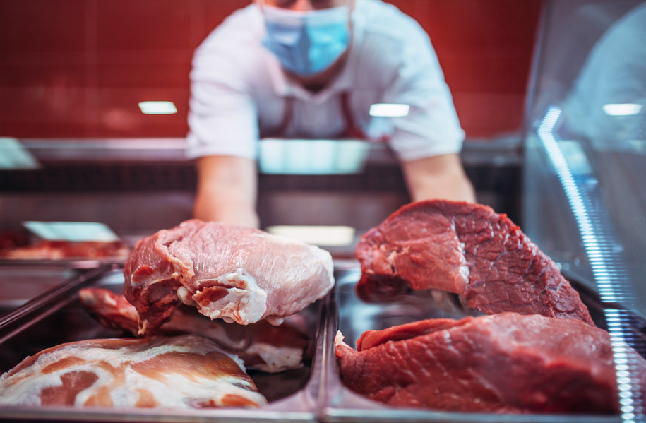 Istnieje kilka czynników decydujących o tym, że spożycie czerwonego przetworzonego mięsa zwiększa ryzyko nowotworów /Shutterstock